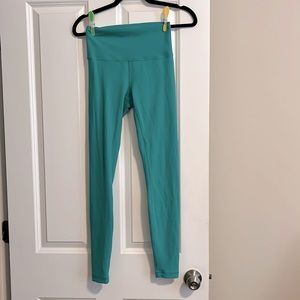 Lululemon Wunder Train 28” Leggings